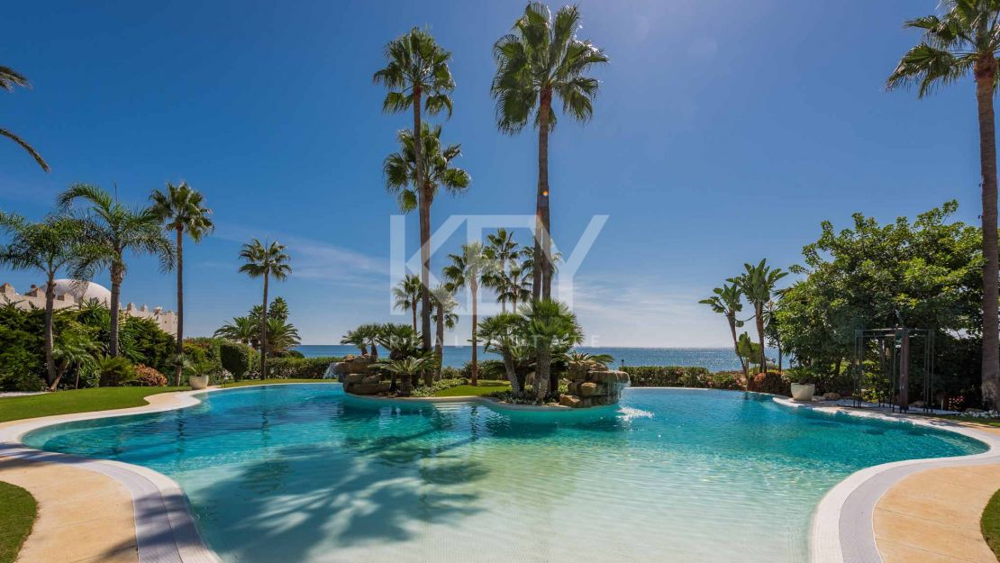 Perfect beachside villa for rent in Los Monteros, Marbella