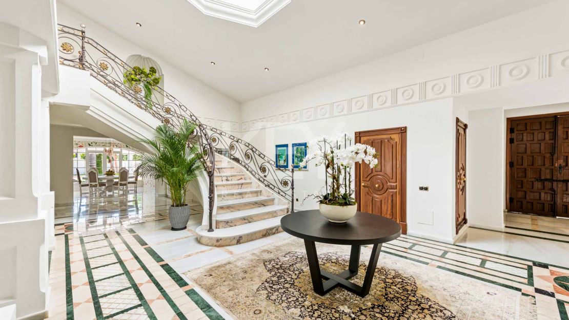 Perfect beachside villa for rent in Los Monteros, Marbella