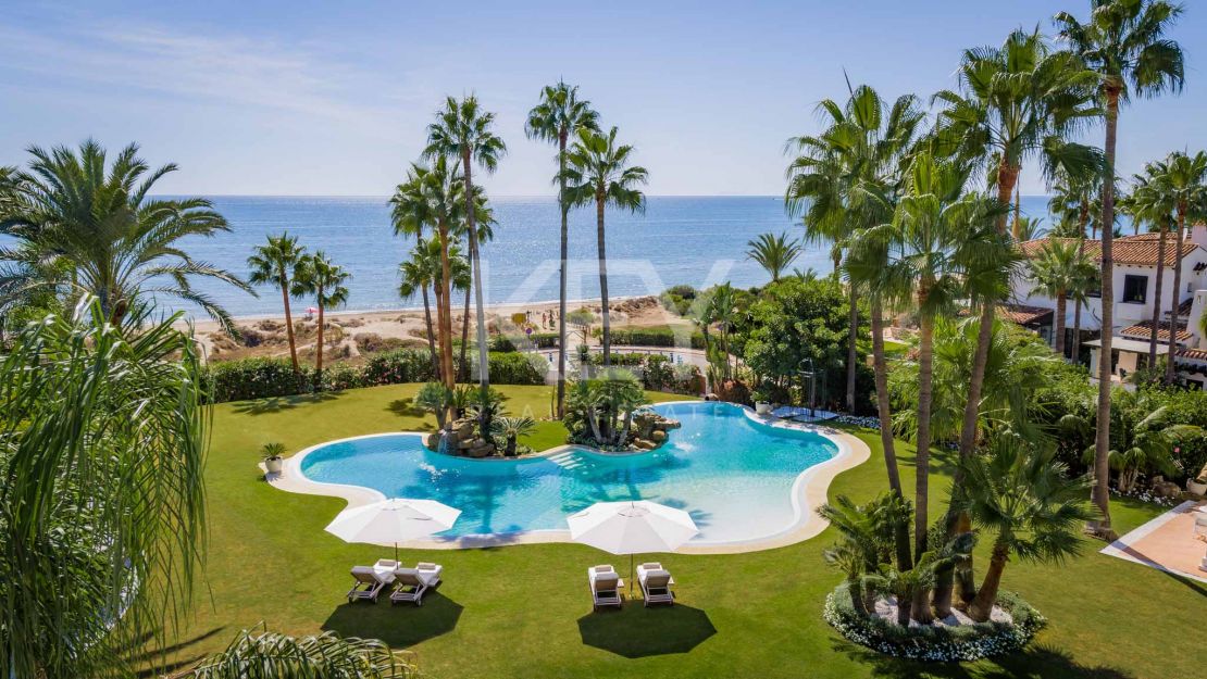 Perfect beachside villa for rent in Los Monteros, Marbella