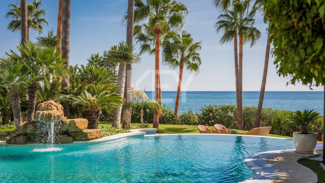 Perfect beachside villa for rent in Los Monteros, Marbella