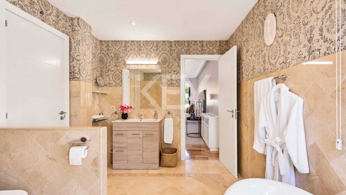 Perfect beachside villa for rent in Los Monteros, Marbella
