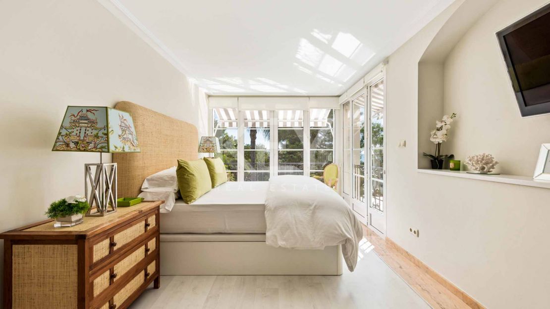 Perfect beachside villa for rent in Los Monteros, Marbella