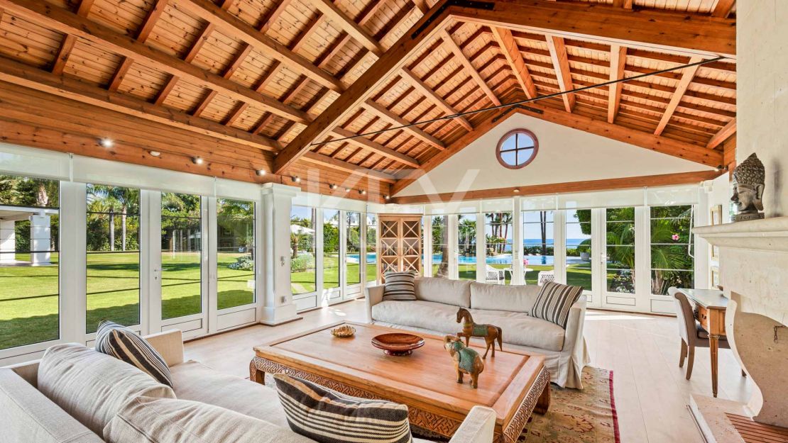Perfect beachside villa for rent in Los Monteros, Marbella