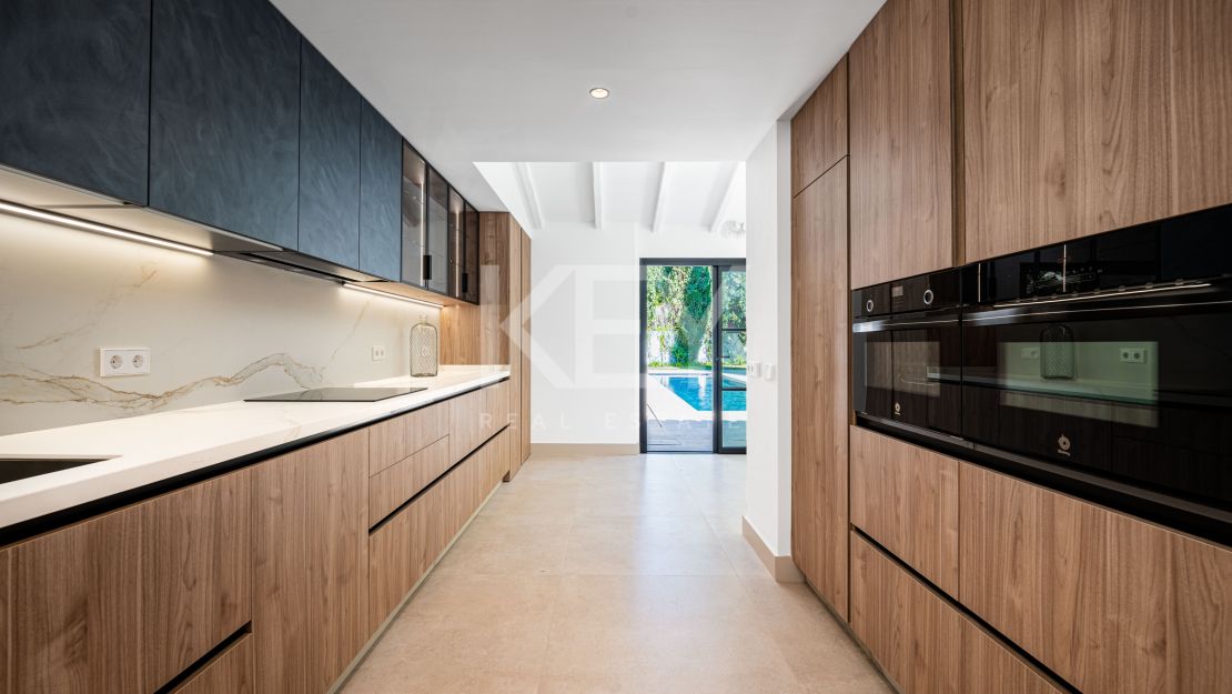 Newly renovated villa for sale in Benahavis