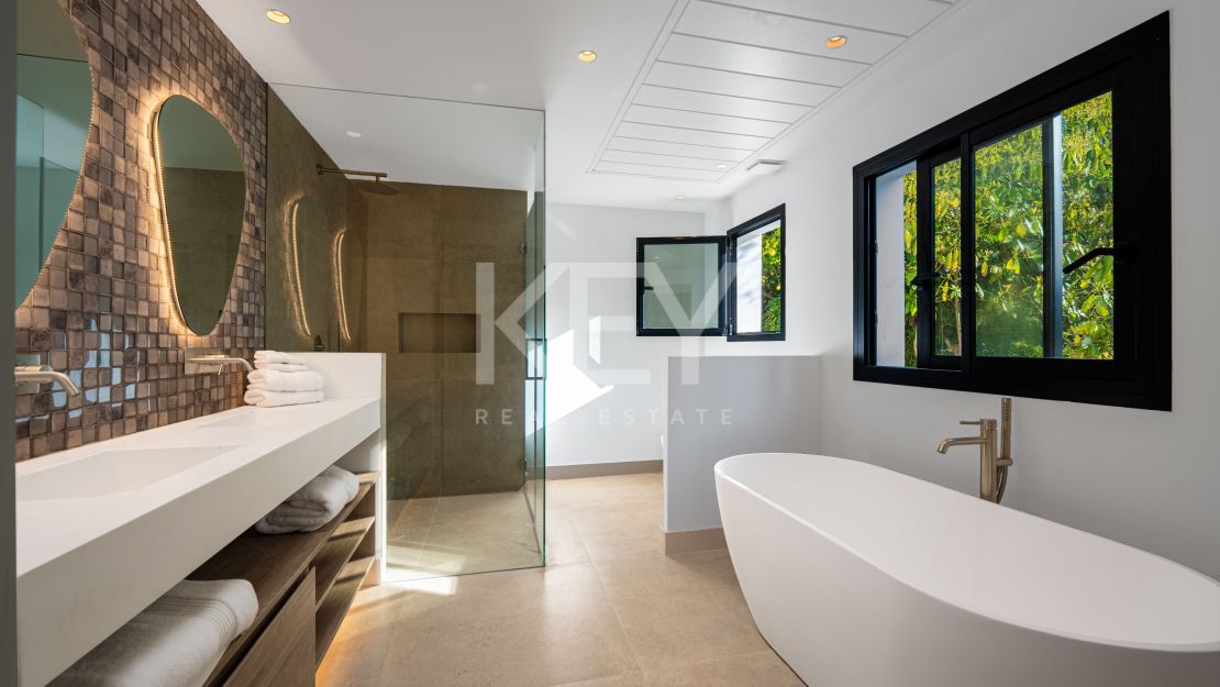 Newly renovated villa for sale in Benahavis