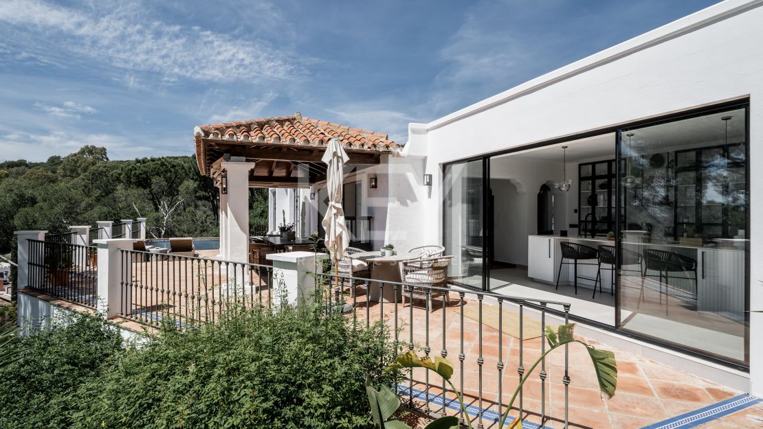 Magnificent villa for sale in a gated community in El Madroñal, Benahavis