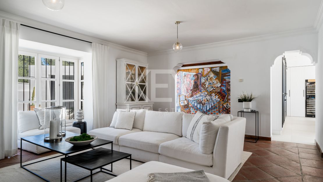 Magnificent villa for sale in a gated community in El Madroñal, Benahavis