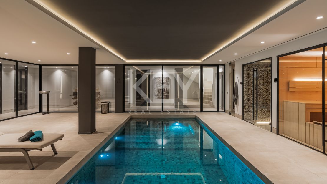 Exceptional villa for sale in a gated community in La Alqueria, Benahavis