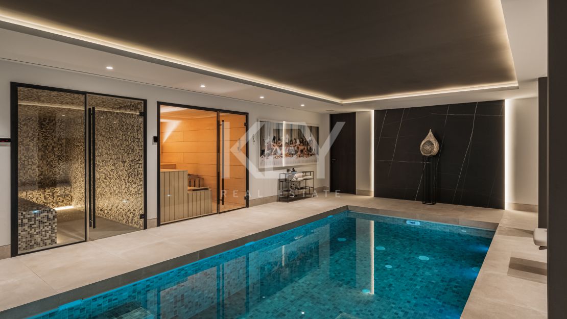 Exceptional villa for sale in a gated community in La Alqueria, Benahavis