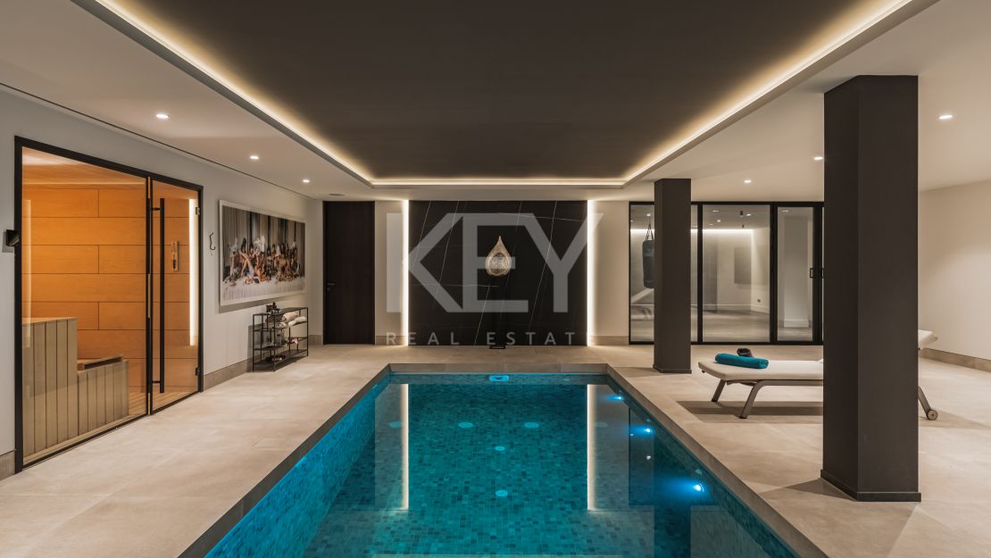 Exceptional villa for sale in a gated community in La Alqueria, Benahavis