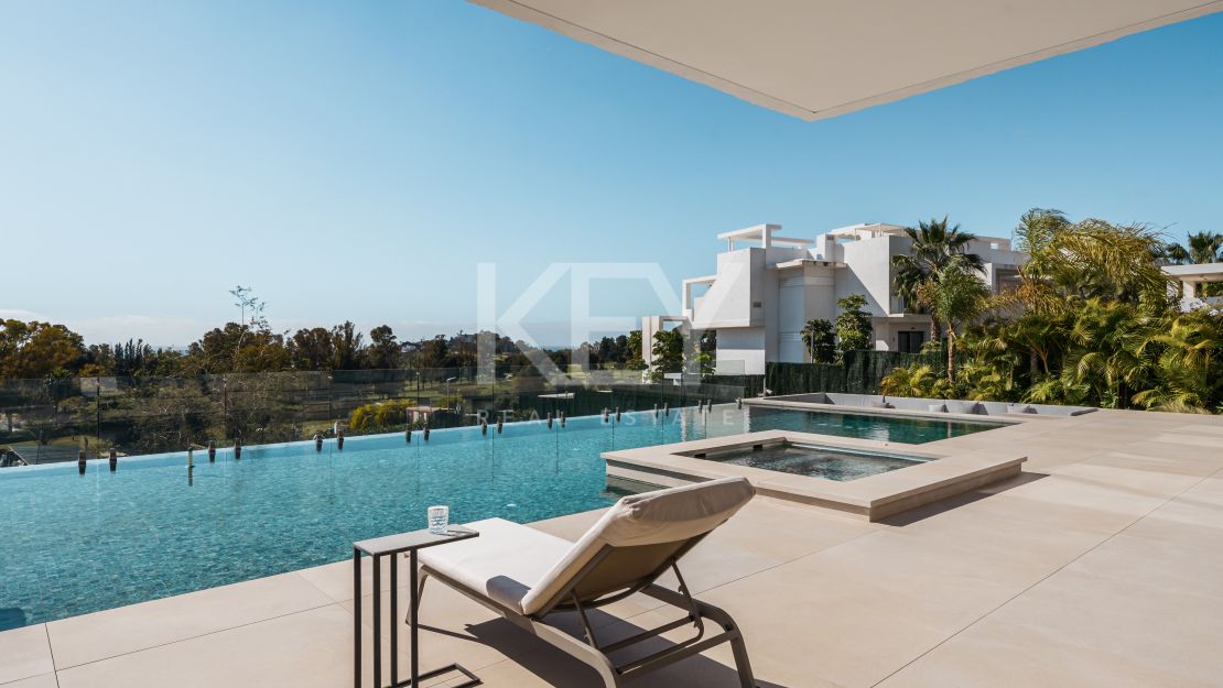 Exceptional villa for sale in a gated community in La Alqueria, Benahavis