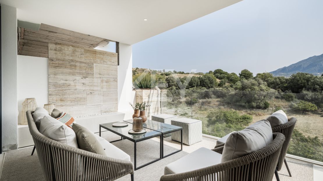 Apartamento en planta baja en esquina con jardín privado en exclusiva comunidad cerrada en Aloha, Nueva Andalucía