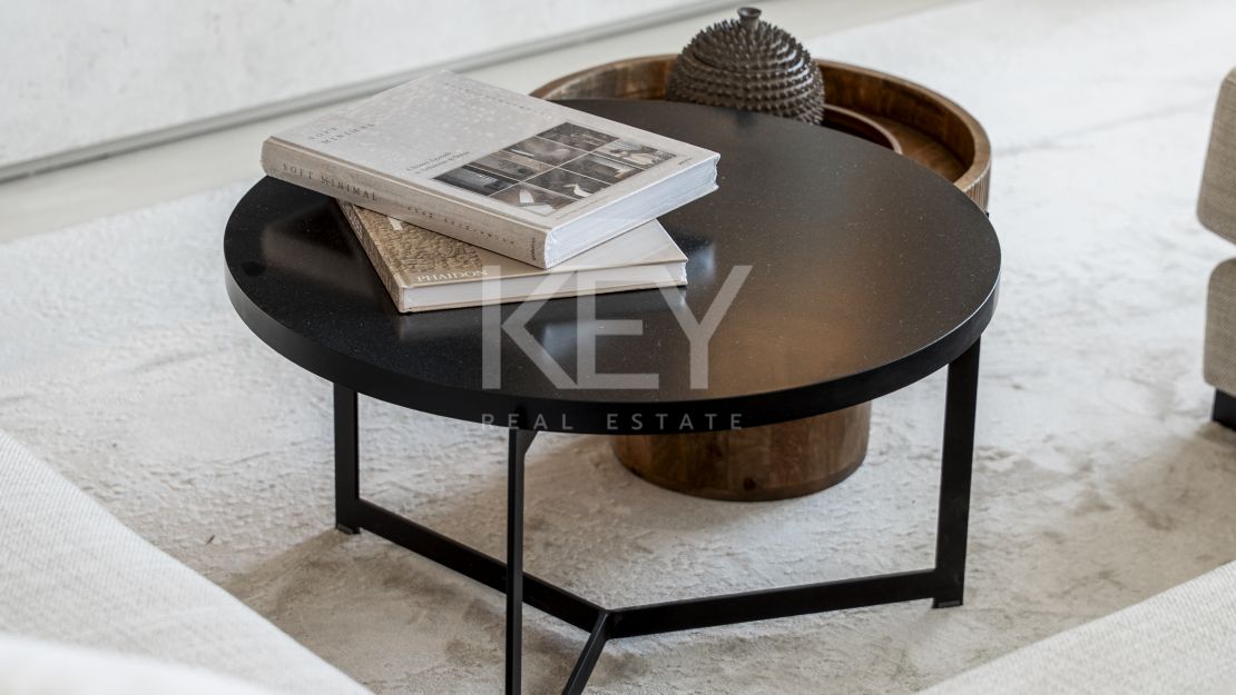 Apartamento en planta baja en esquina con jardín privado en exclusiva comunidad cerrada en Aloha, Nueva Andalucía