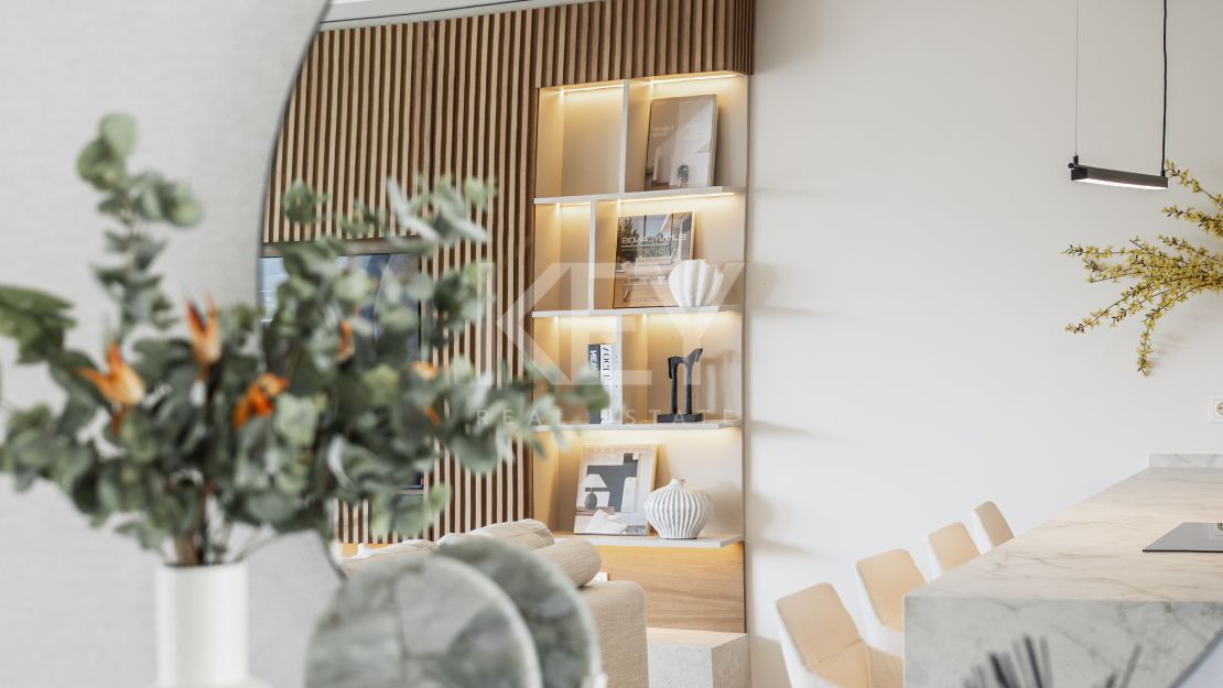 Apartamento en planta baja en esquina con jardín privado en exclusiva comunidad cerrada en Aloha, Nueva Andalucía