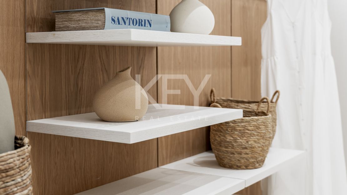 Apartamento en planta baja en esquina con jardín privado en exclusiva comunidad cerrada en Aloha, Nueva Andalucía