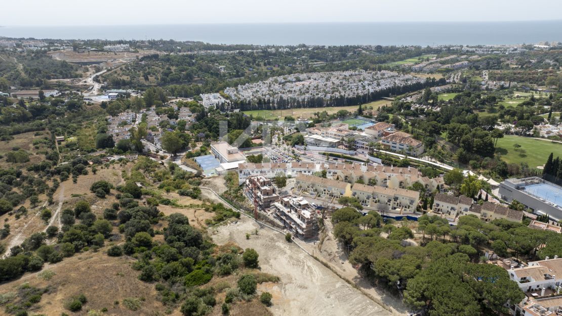 Apartamento en planta baja en esquina con jardín privado en exclusiva comunidad cerrada en Aloha, Nueva Andalucía