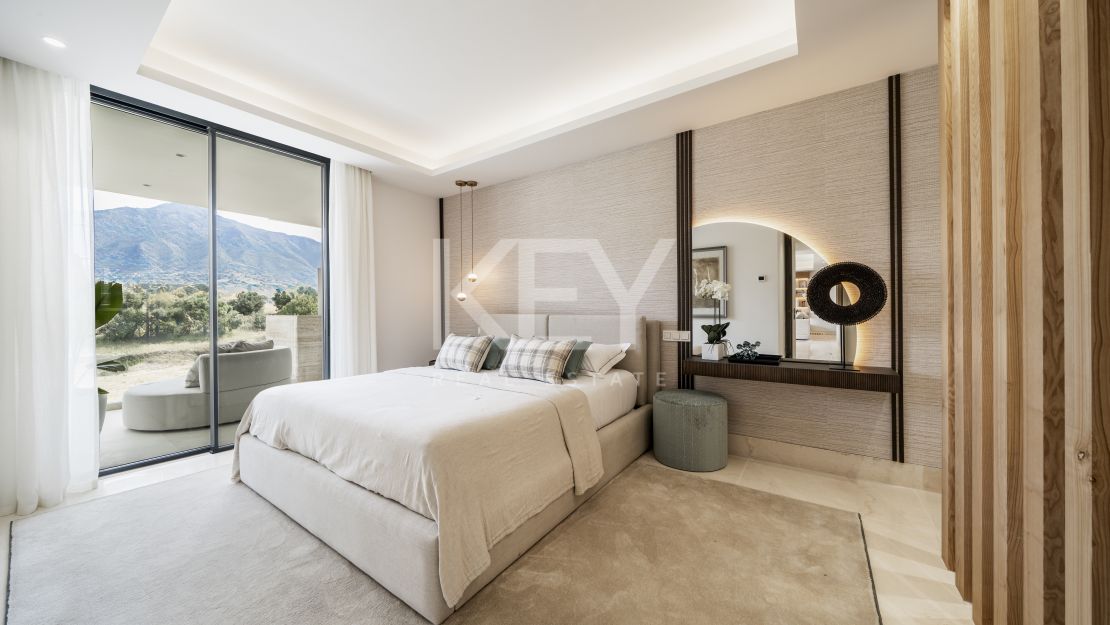 Apartamento en planta baja en esquina con jardín privado en exclusiva comunidad cerrada en Aloha, Nueva Andalucía