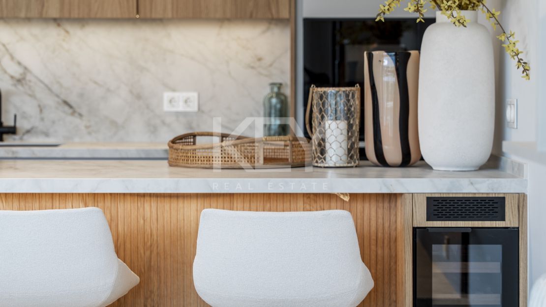 Apartamento en planta baja en esquina con jardín privado en exclusiva comunidad cerrada en Aloha, Nueva Andalucía