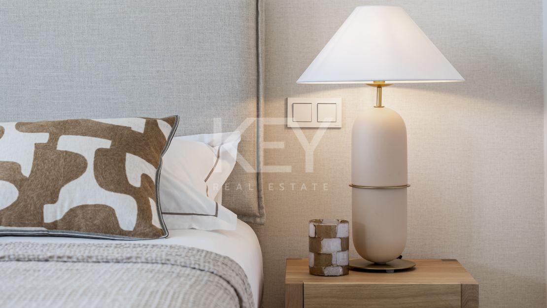 Apartamento en planta baja en esquina con jardín privado en exclusiva comunidad cerrada en Aloha, Nueva Andalucía