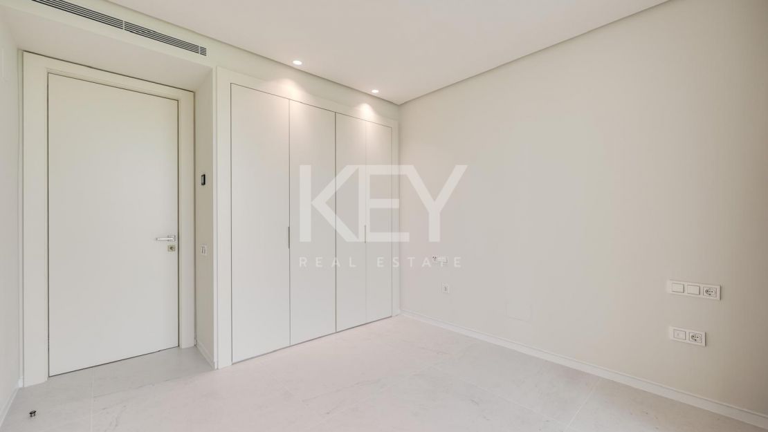 Moderno apartamento de 3 dormitorios con instalaciones premium en Marbella
