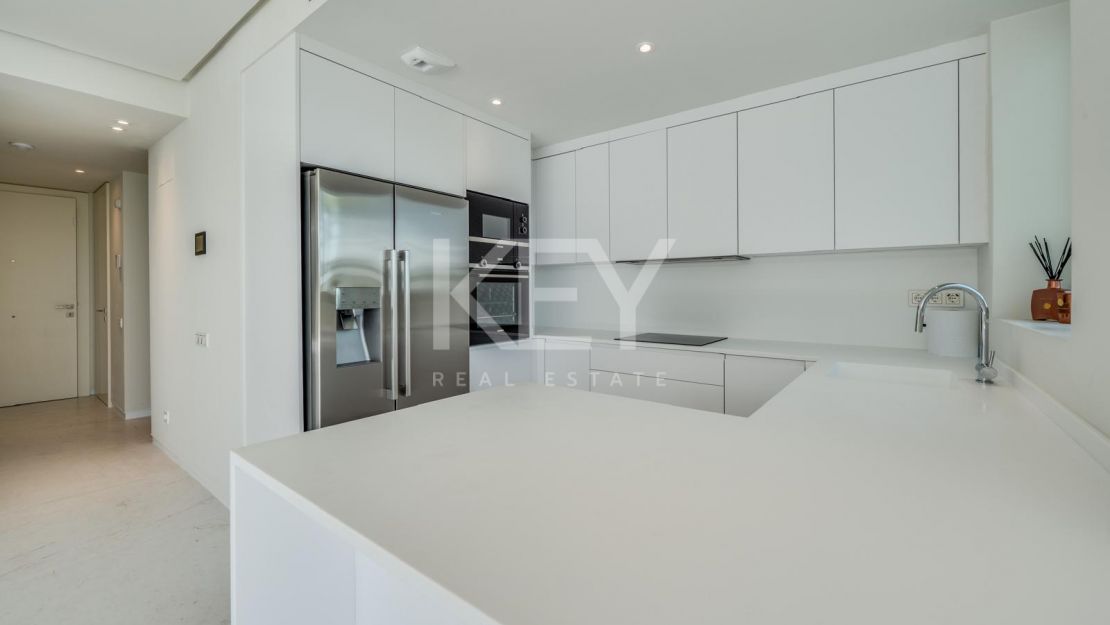 Moderno apartamento de 3 dormitorios con instalaciones premium en Marbella