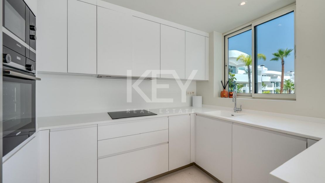 Moderno apartamento de 3 dormitorios con instalaciones premium en Marbella
