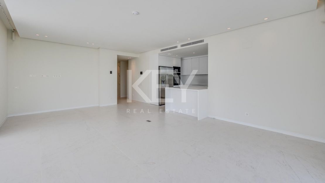 Moderno apartamento de 3 dormitorios con instalaciones premium en Marbella