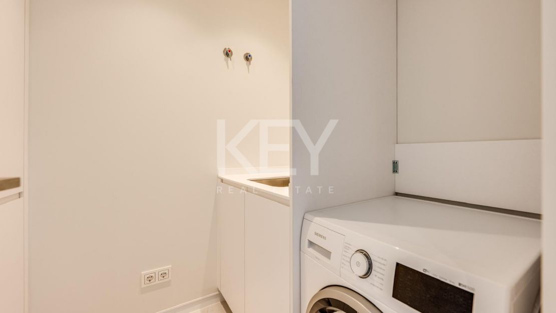 Moderno apartamento de 3 dormitorios con instalaciones premium en Marbella