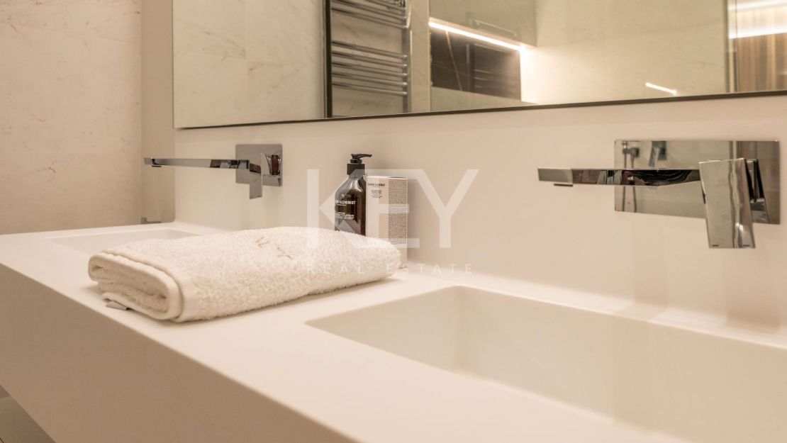 Moderno apartamento de 3 dormitorios con instalaciones premium en Marbella