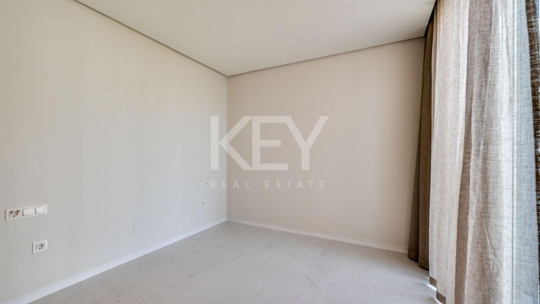 Moderno apartamento de 3 dormitorios con instalaciones premium en Marbella
