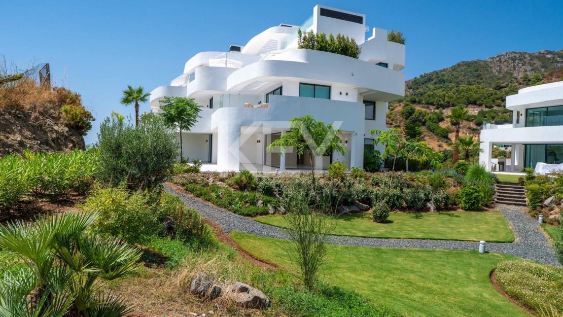 Moderno apartamento de 3 dormitorios con instalaciones premium en Marbella