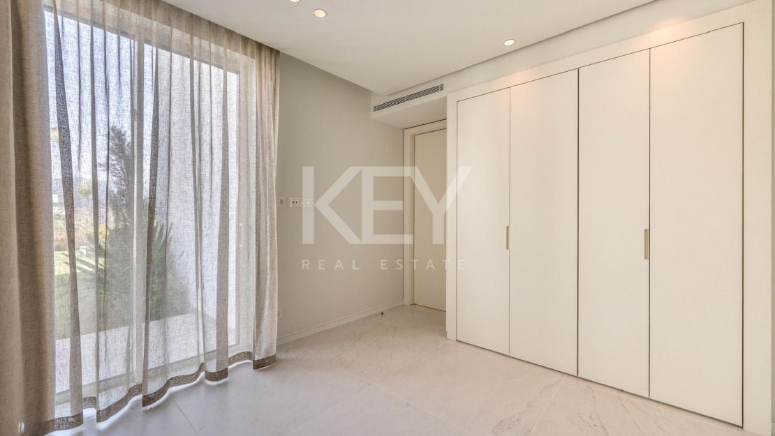 Moderno apartamento de 3 dormitorios con instalaciones premium en Marbella