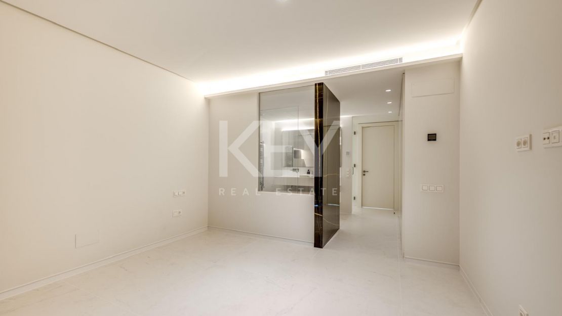 Moderno apartamento de 3 dormitorios con instalaciones premium en Marbella