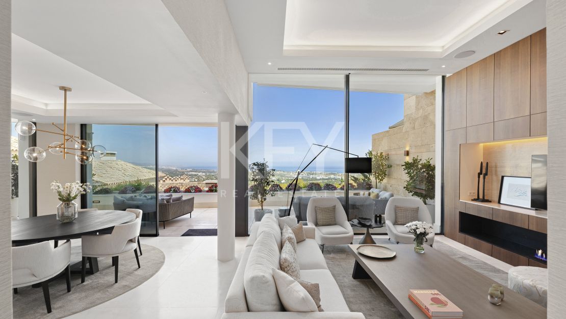 Apartamento duplex con vistas panorámicas al mar en La Quinta, Benahavís