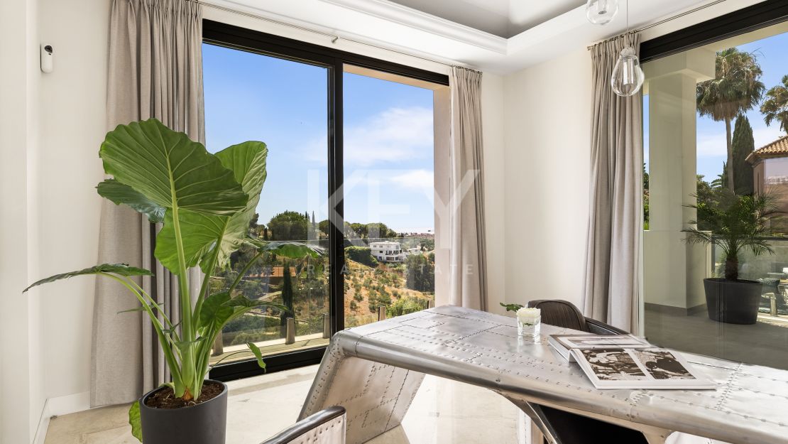 Elegante villa con vistas al mar y a la montaña en Los Flamingos, Benahavís
