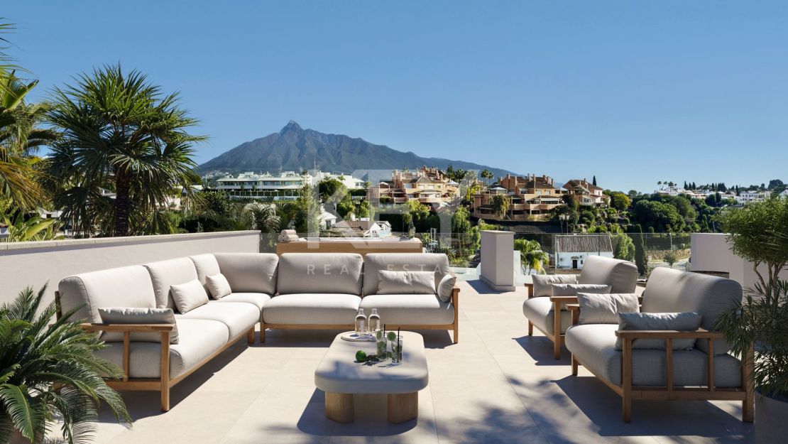 Villa moderna con vistas panorámicas y jacuzzi en la azotea en Nueva Andalucía
