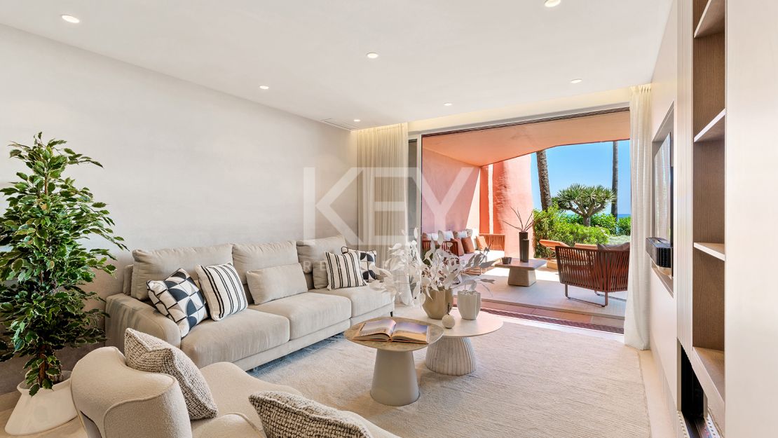Apartamento renovado en primera línea de playa con acceso directo al mar en la Nueva Milla de Oro