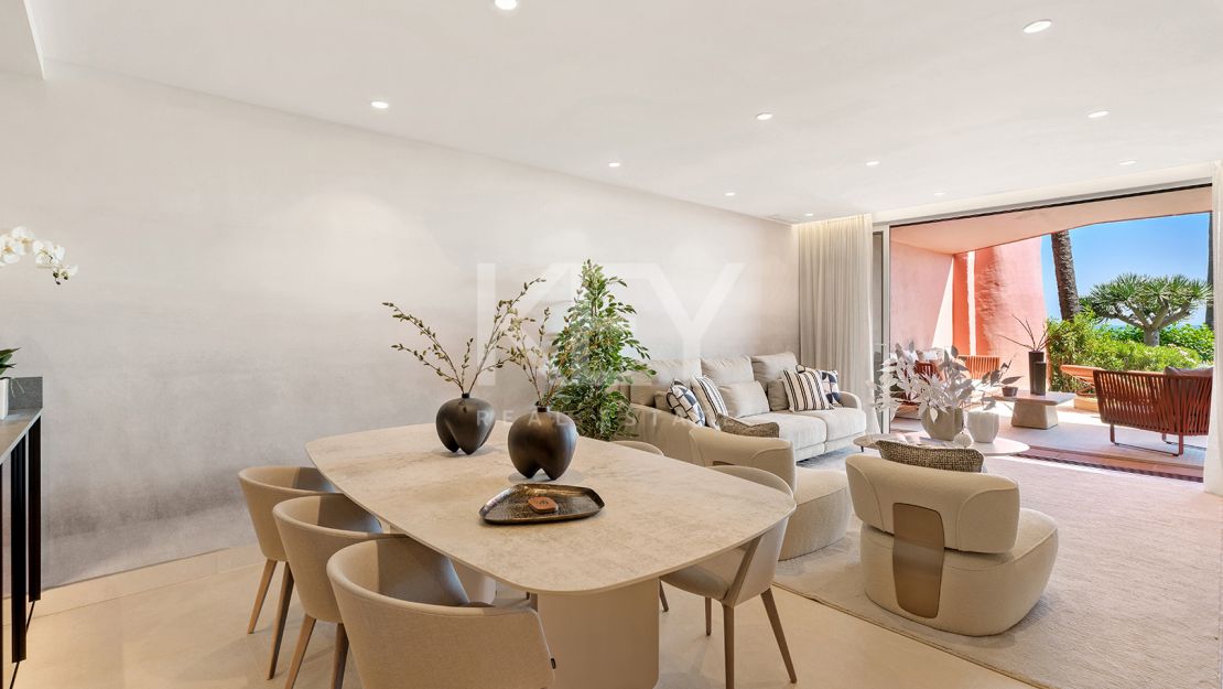 Apartamento renovado en primera línea de playa con acceso directo al mar en la Nueva Milla de Oro