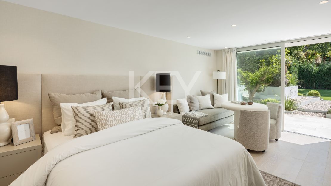 Nueva villa con pista de tenis en Rocío de Nagüeles, Marbella Milla de Oro