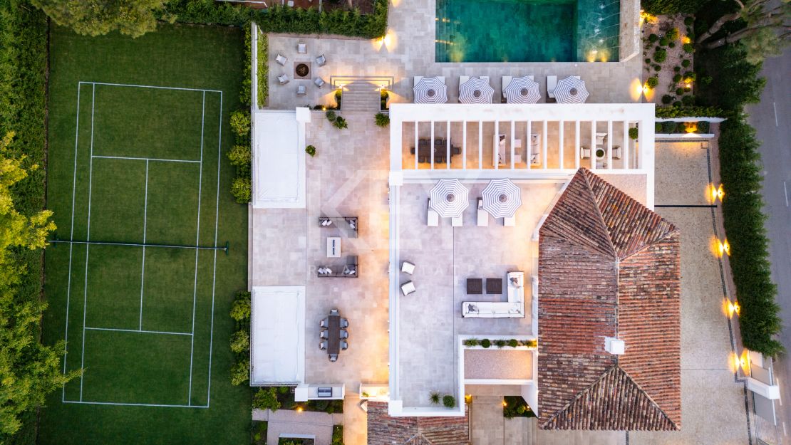 Nueva villa con pista de tenis en Rocío de Nagüeles, Marbella Milla de Oro