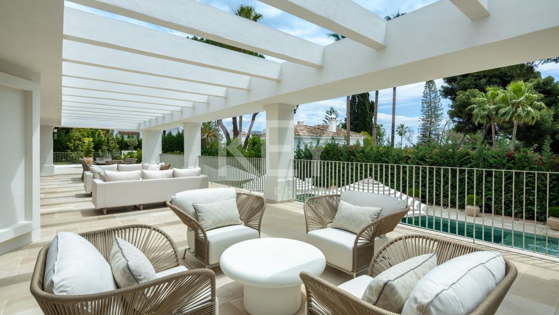 Nueva villa con pista de tenis en Rocío de Nagüeles, Marbella Milla de Oro