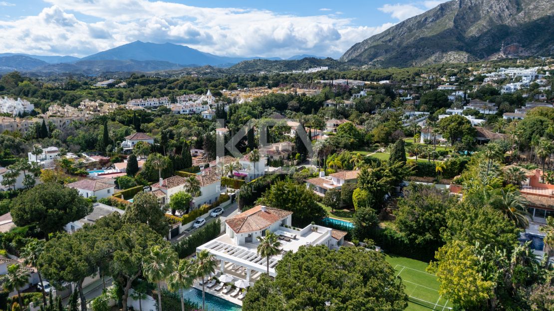 Nueva villa con pista de tenis en Rocío de Nagüeles, Marbella Milla de Oro