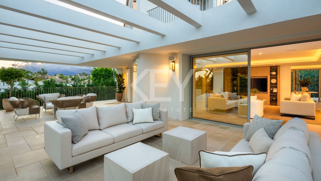 Nueva villa con pista de tenis en Rocío de Nagüeles, Marbella Milla de Oro