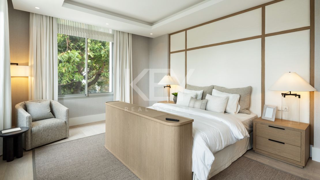 Nueva villa con pista de tenis en Rocío de Nagüeles, Marbella Milla de Oro