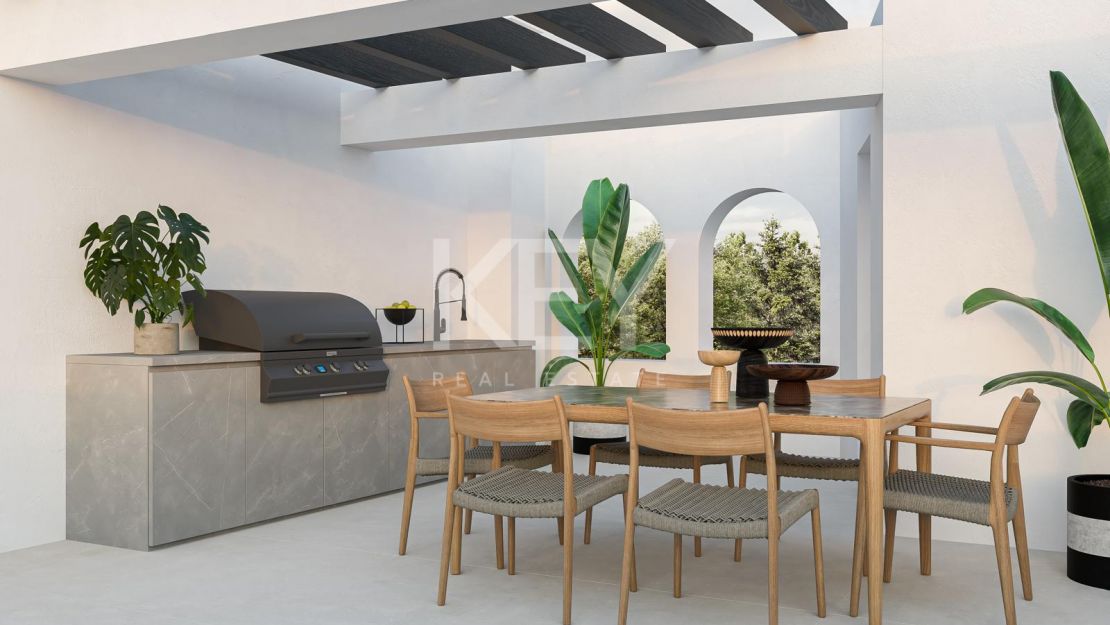 Refined Townhouse on frontline golf in La Quinta, Benahavis