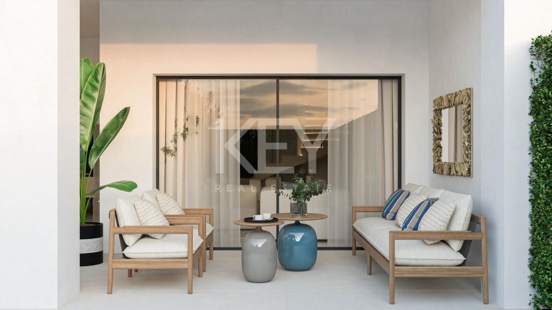 Refined Townhouse on frontline golf in La Quinta, Benahavis