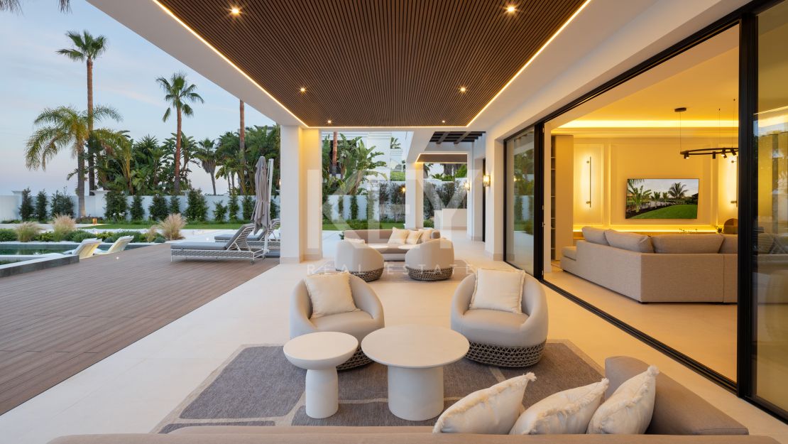 Vistas panorámicas y diseño refinado: Villa en Monte Halcones, Benahavís