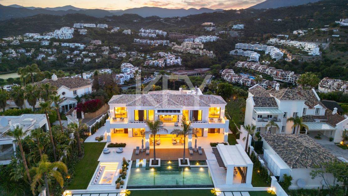 Vistas panorámicas y diseño refinado: Villa en Monte Halcones, Benahavís