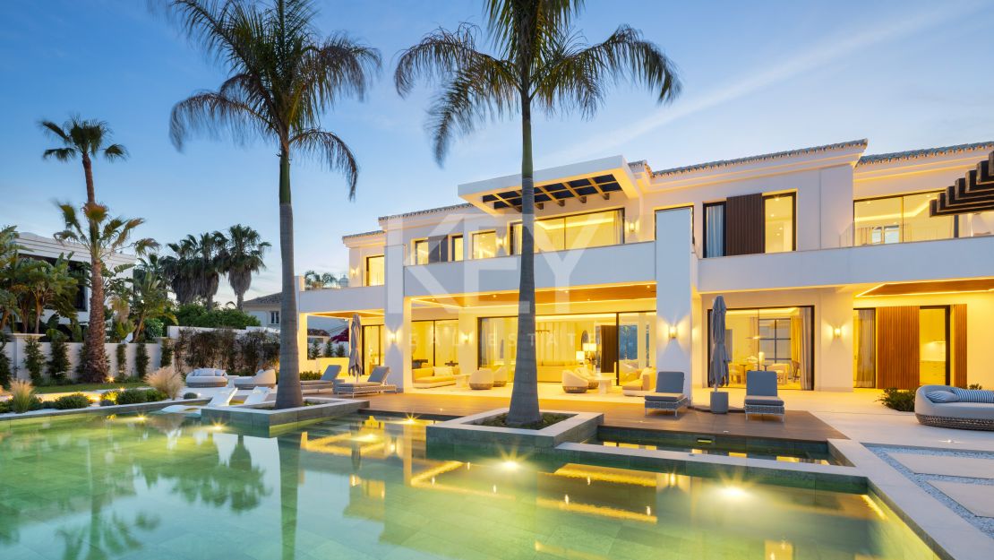 Vistas panorámicas y diseño refinado: Villa en Monte Halcones, Benahavís