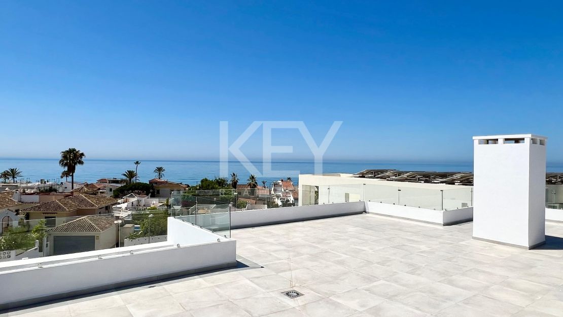 Contemporary beachside villa with sea views and smart design in Elviria, Marbella East